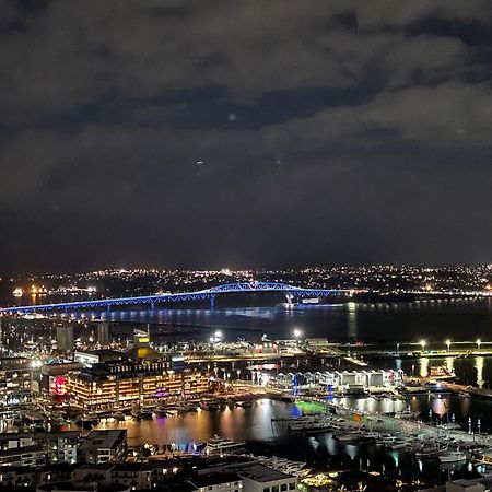 Top Floor Harbour View And Skytower View Apartment In Cbd 奥克兰 外观 照片