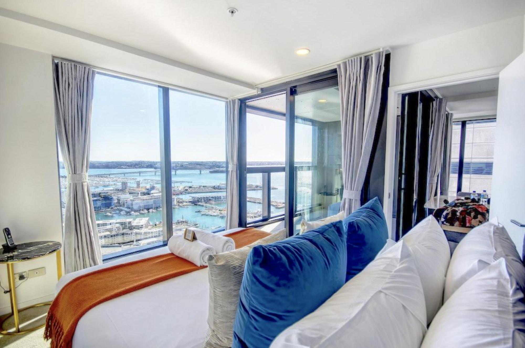Top Floor Harbour View And Skytower View Apartment In Cbd 奥克兰 外观 照片