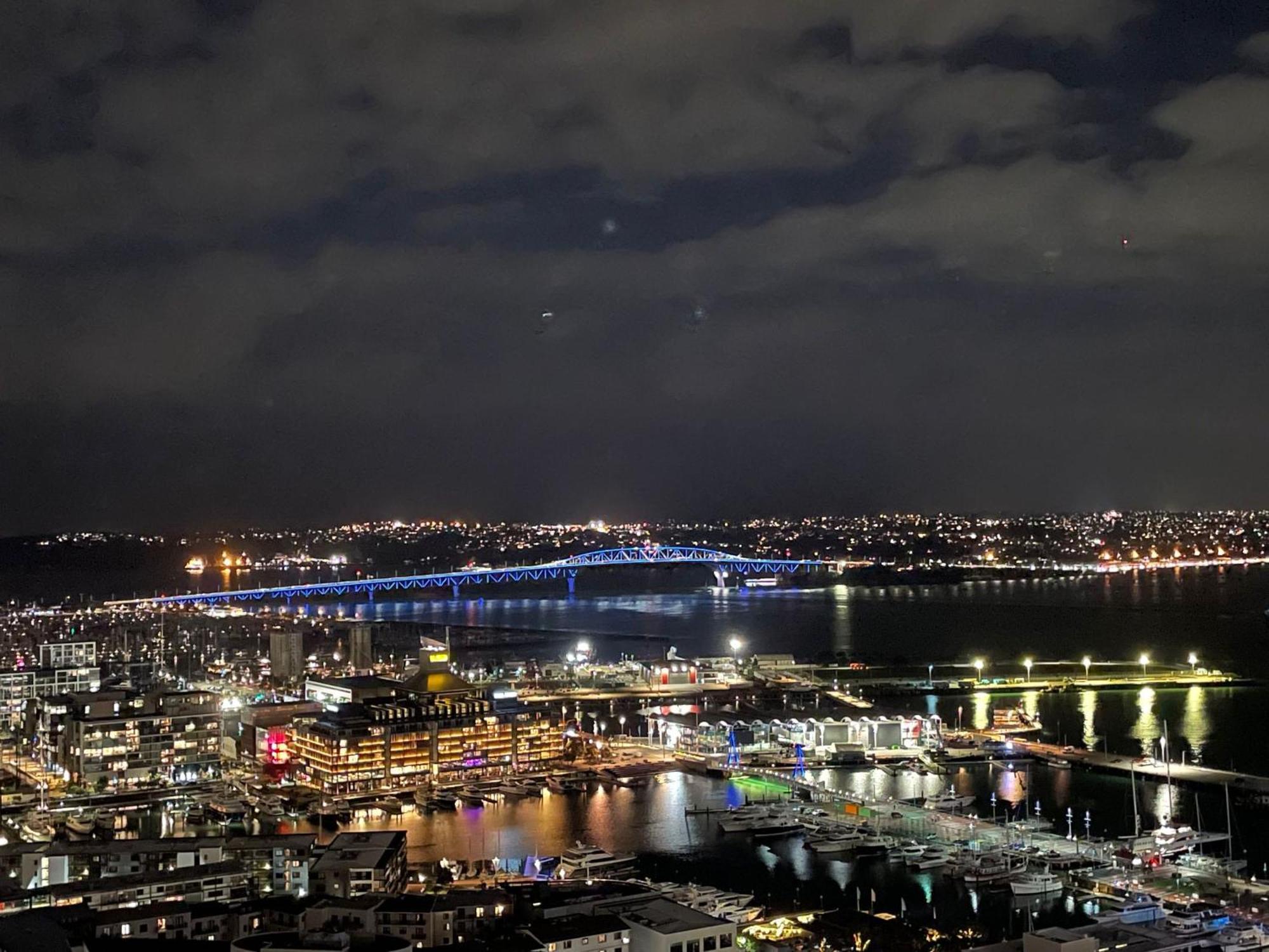 Top Floor Harbour View And Skytower View Apartment In Cbd 奥克兰 外观 照片